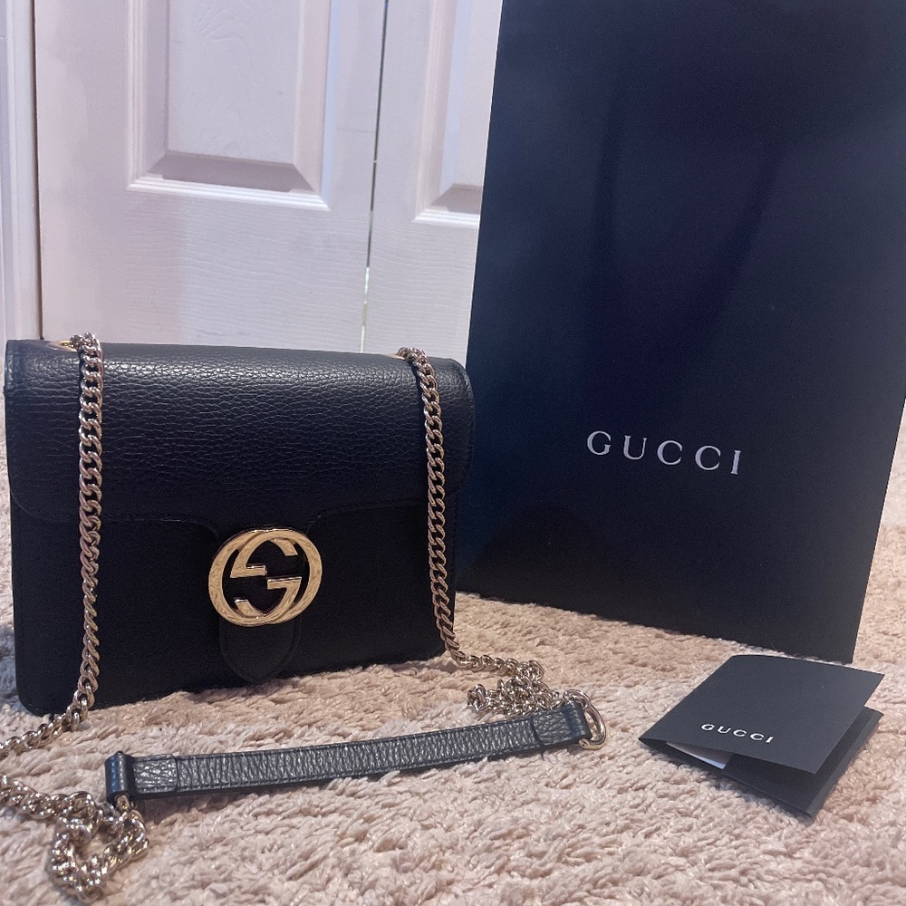 Black Gucci interlocking GG leather crossbody/shoulder bag